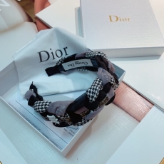 CHRISTIAN DIOR